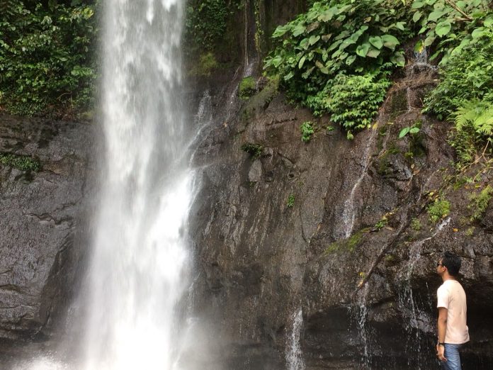 Wisata Alam Air Terjun Curug Cigumawang | Yukkuy